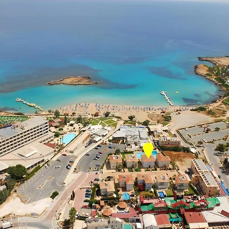 Lefko Sunshine - Lovely 4 Bedroom With Pool - 2 Minute Walk To Fig Tree Bay *