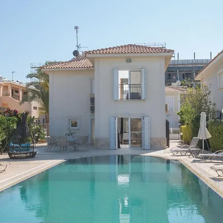 Lefko Sunshine - Lovely 4 Bedroom With Pool - 2 Minute Walk To Fig Tree Bay * Protaras