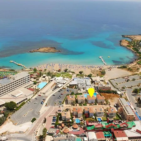 Lefko Sunshine - Lovely 4 Bedroom With Pool Protaras