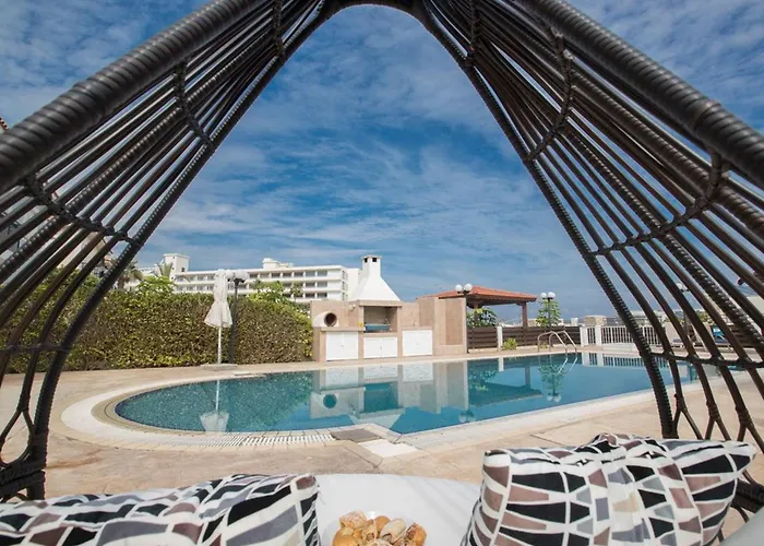 Βίλα Lefko Sunshine - Lovely 4 Bedroom With Pool Πρωταράς