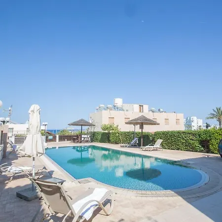 Lefko Sunshine - Lovely 4 Bedroom With Pool - 2 Minute Walk To Fig Tree Bay *